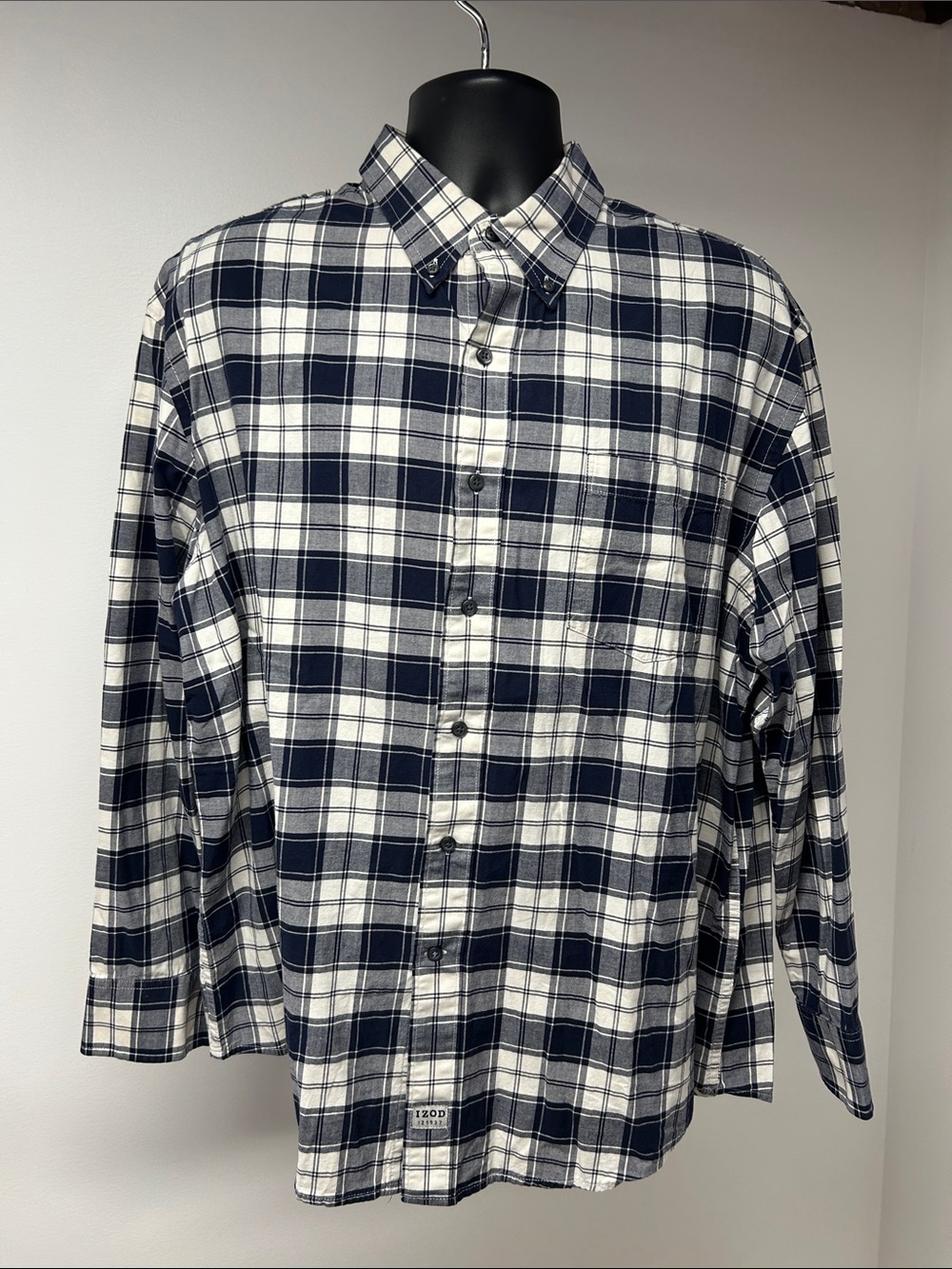 IZOD Men's XL Navy Blue & White Plaid Long Sleeve Button Down Shirt